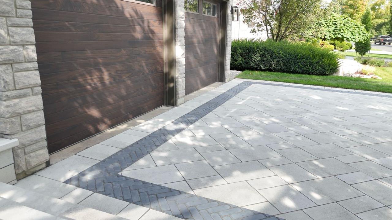 Interlocking Driveway - Unilock Pavers