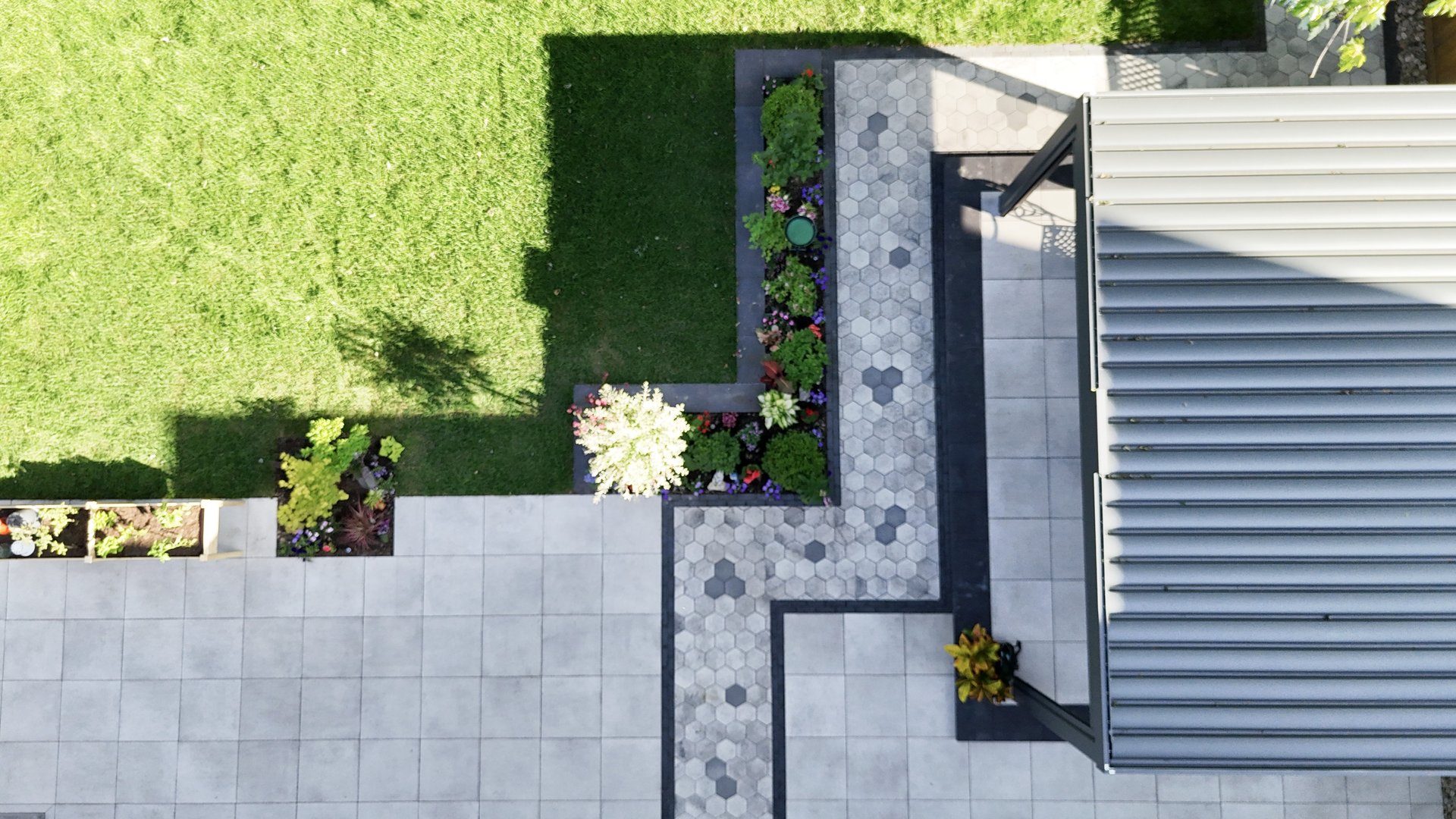 Modern Backyard Oasis