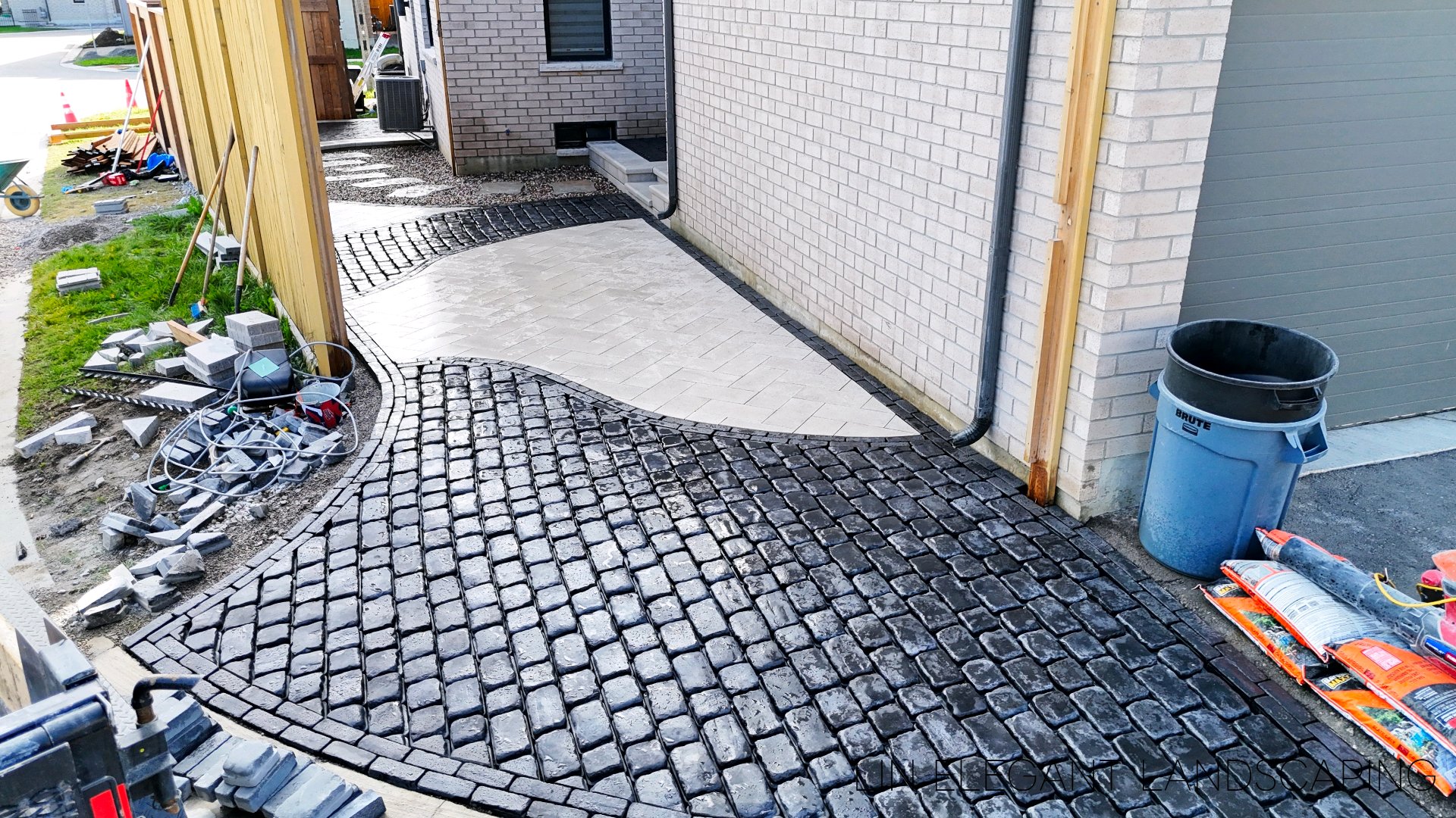 Contemporary Driveway