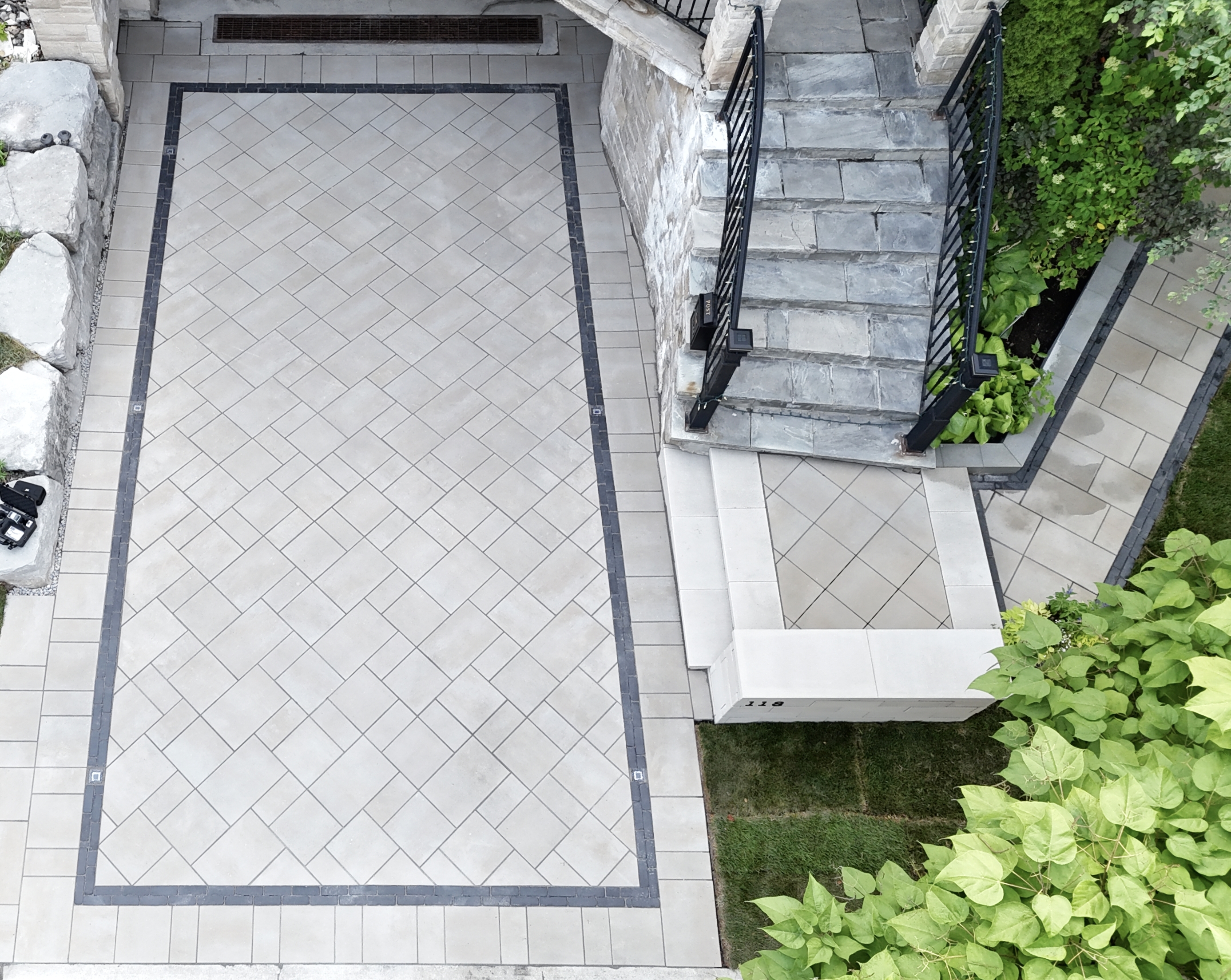 Elegant Entrance Driveway